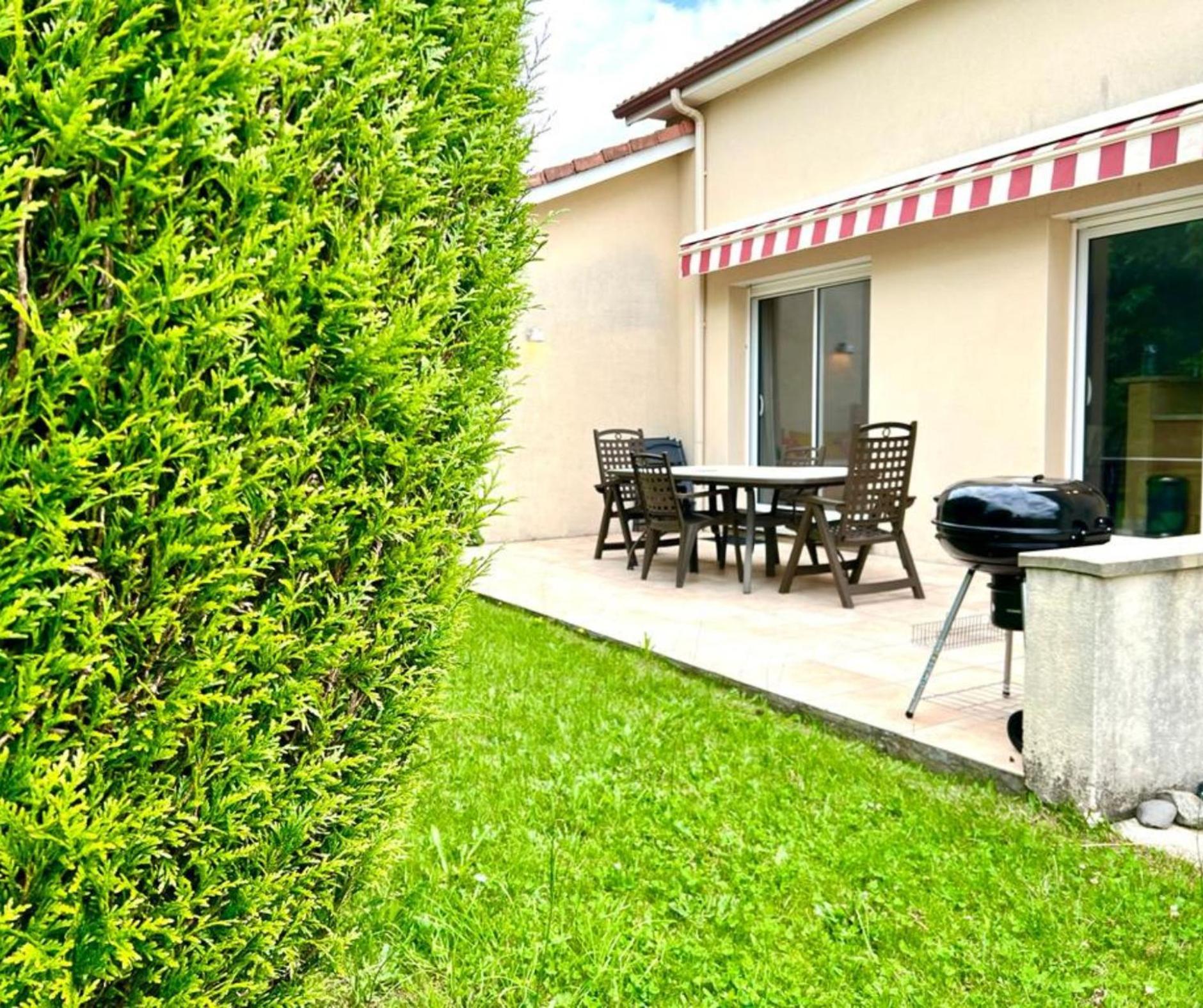 La Garde Familiale Et Spacieuse Couzeix Экстерьер фото